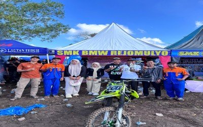 SMK BMW REJOMULYO JURUSAN TSM JUARA II ( DUA) PUTARAN III MOTORICE SERIES GRASSTRCACK DAN MOTOCROSS CHAMPIONSHIP 250CC FFA (FREE FOR ALL) LOKAL LAMPUNG TIMUR TAHUN 2025